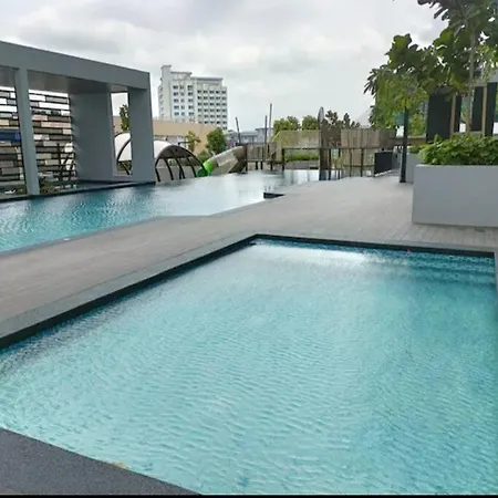 Sky Tree Studio Apartment At Bukit Indah, Johor Johor Bahru Exterior photo
